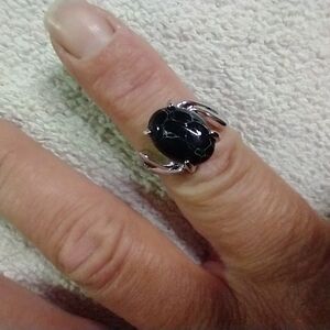 Silvertone black 🖤 stone 🪨 ring 💍8